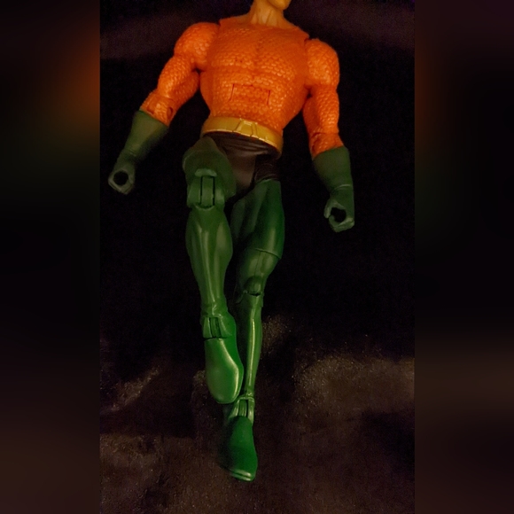 Aquaman DC Action Figure - Picture 3 of 6
